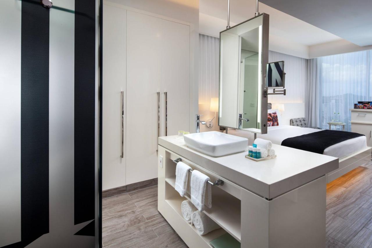 Standard King Room Partial City View