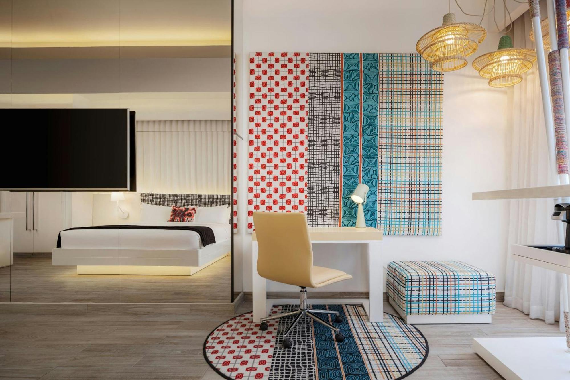 Deluxe King Room Partial City View