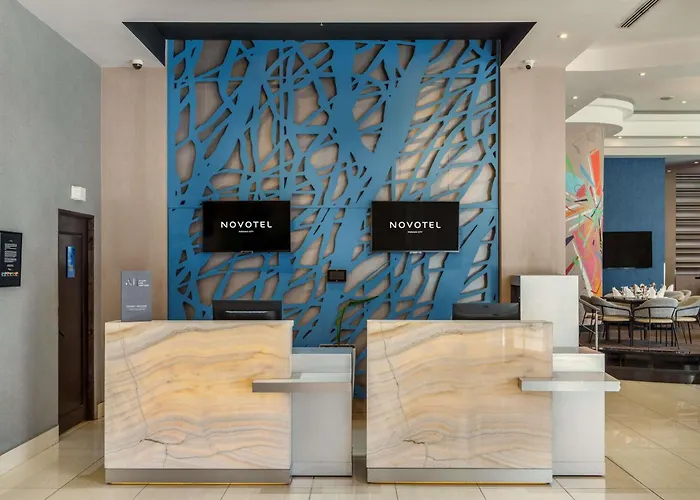 Central hotel: Novotel Panama City